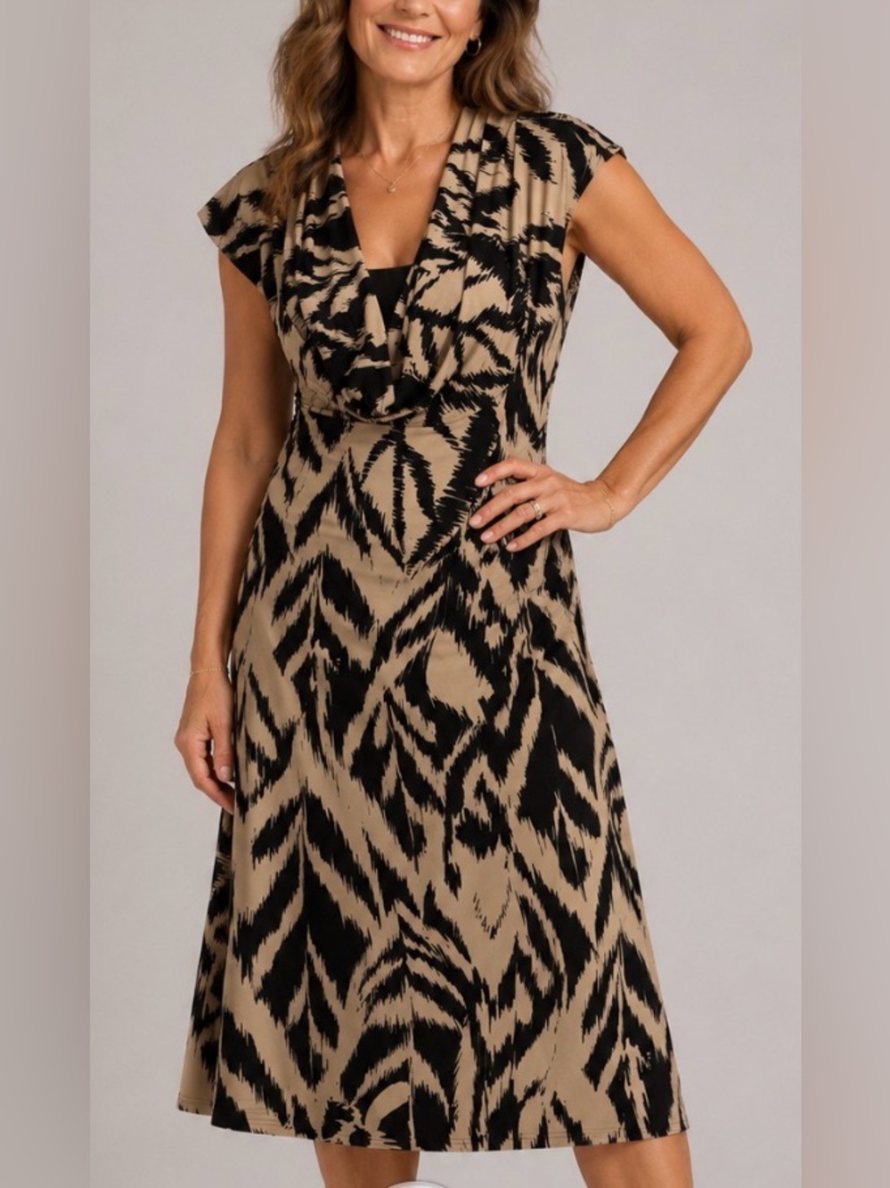 🖤 Le Chateau Black and Cream Patterned Women's Dress Size Medium